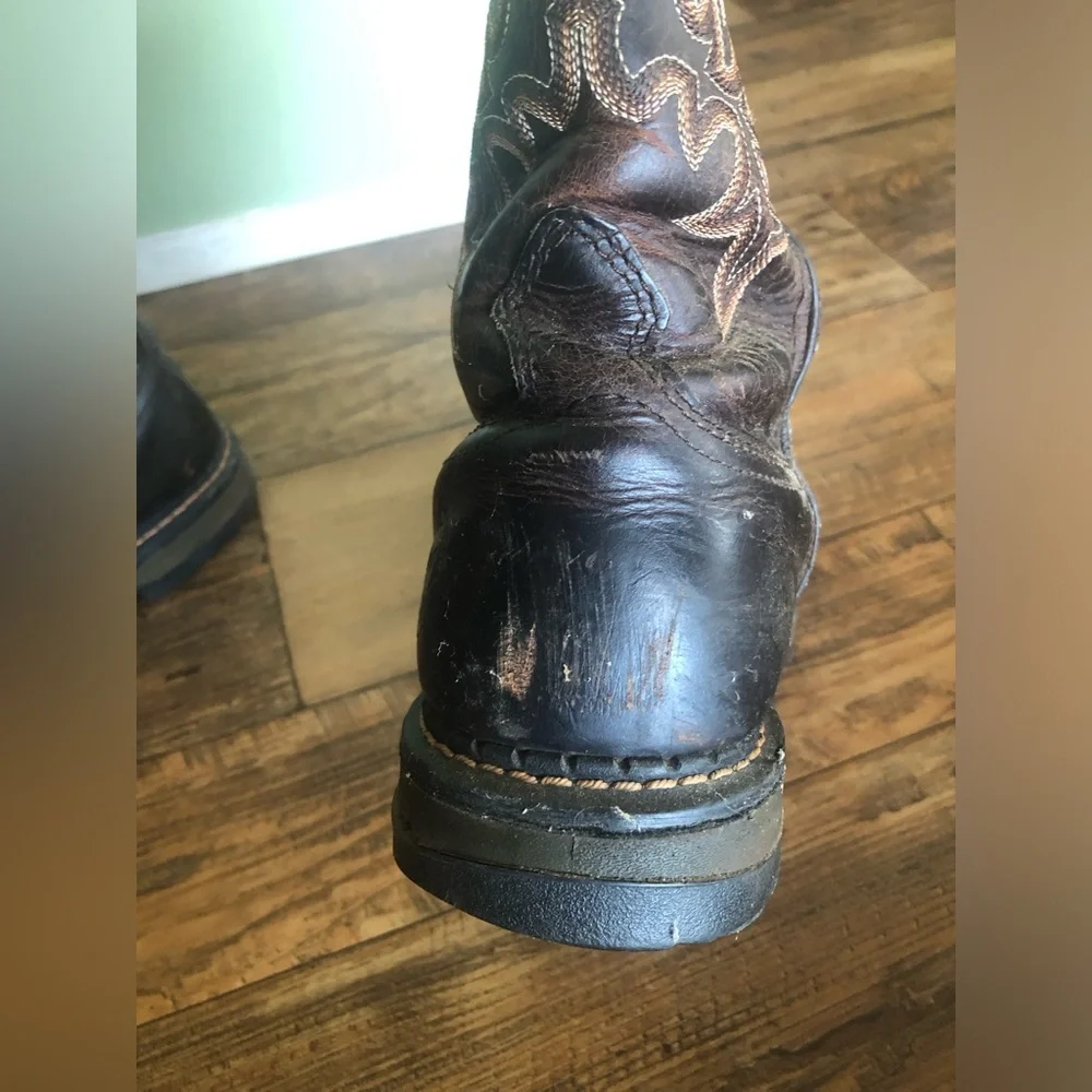 Red wing work boots mens size 10.5 EE Irish setter pull on safety toe 83902